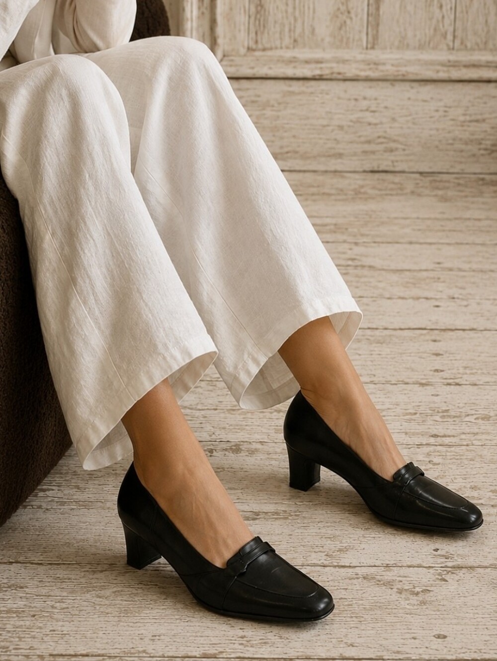 Easy Spirit Black Leather Women's Heels Sz 8B